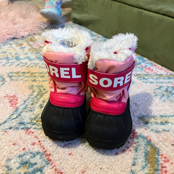 SOLDToddler Sorel Snow boots size 4 - Picture 5 of 5